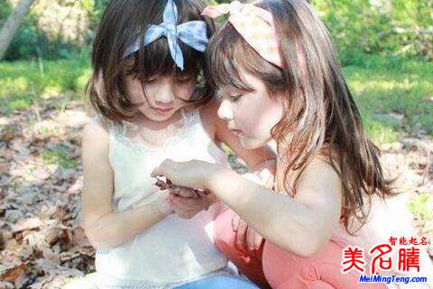 好聽(tīng)的疊字女孩名字,女寶寶疊字名大全